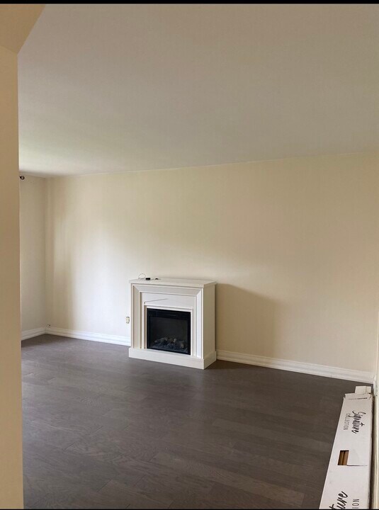 17 Boem Av in Toronto, ON - Building Photo