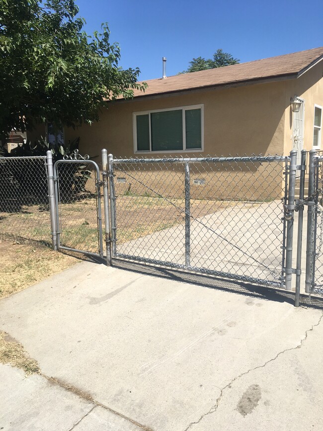 property at 718 Woodrow Ave