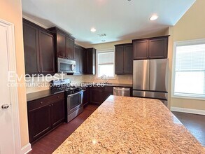1500 Drew Dr in Atlanta, GA - Building Photo - Building Photo