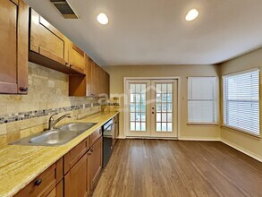 8010 Manderly Pl in Converse, TX - Building Photo - Building Photo