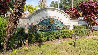6851 SW 44th St in Miami, FL - Building Photo