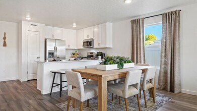 165 E Liberator Ct in Meridian, ID - Building Photo - Building Photo