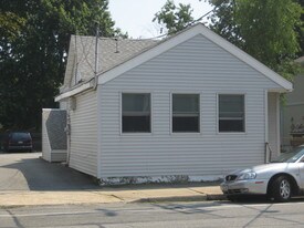 2492-2500 N Jerusalem Rd in North Bellmore, NY - Building Photo