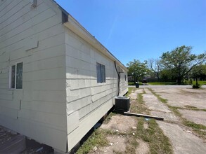 2217 W Rev Dr Ransom Howard St in Port Arthur, TX - Building Photo - Building Photo