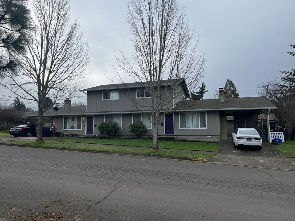 1020 E 26th Ave-Unit -1040 E 26th Ave in Eugene, OR - Building Photo