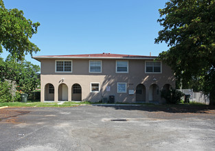 123 NW 40th St in Oakland Park, FL - Building Photo - Building Photo