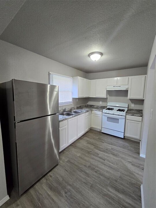 601 E Wright Ave in Baytown, TX - Building Photo