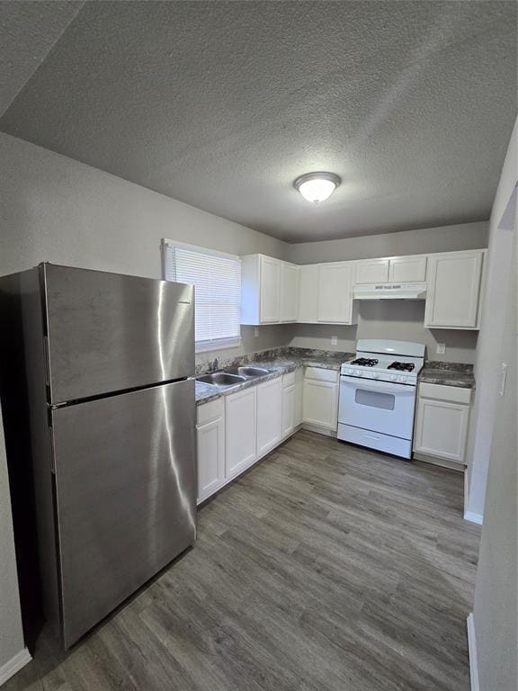 property at 601 E Wright Ave