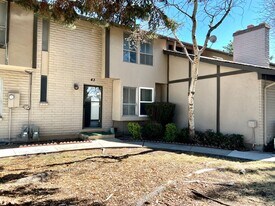 43 Santa Rosa Pl in West Jordan, UT - Building Photo