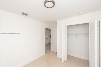 1740 NW 64th St in Miami, FL - Building Photo - Building Photo