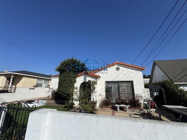 property at 820 W 1st St