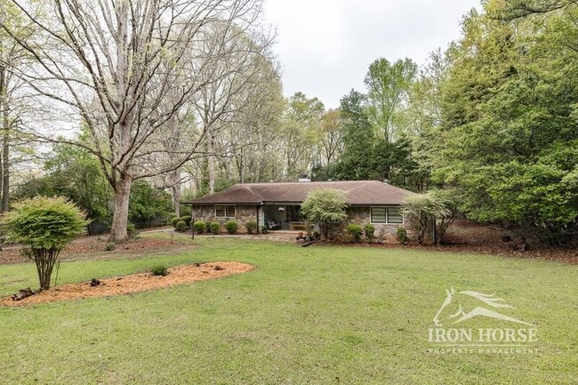 130 Austin Dr in Athens, GA - Building Photo - Building Photo