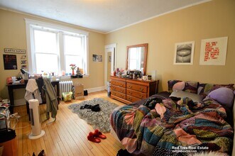 330 St Paul St in Brookline, MA - Building Photo - Building Photo