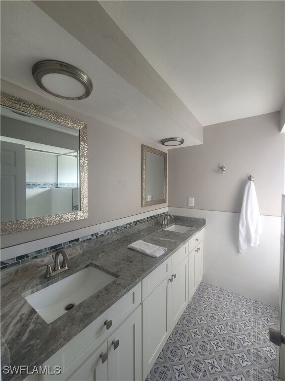 5227 SW 2nd Pl in Cape Coral, FL - Building Photo - Building Photo