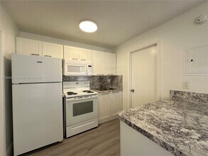 1413 N Dixie Hwy in Fort Lauderdale, FL - Building Photo - Building Photo