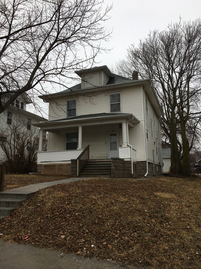 property at 122 N 35th St