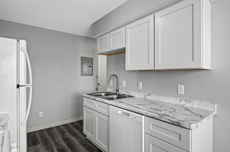 2720 Rosalyn Ct in New Hope, MN - Building Photo - Building Photo