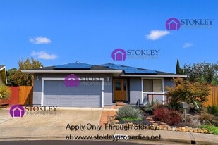 1852 Olympic Dr in Martinez, CA - Building Photo