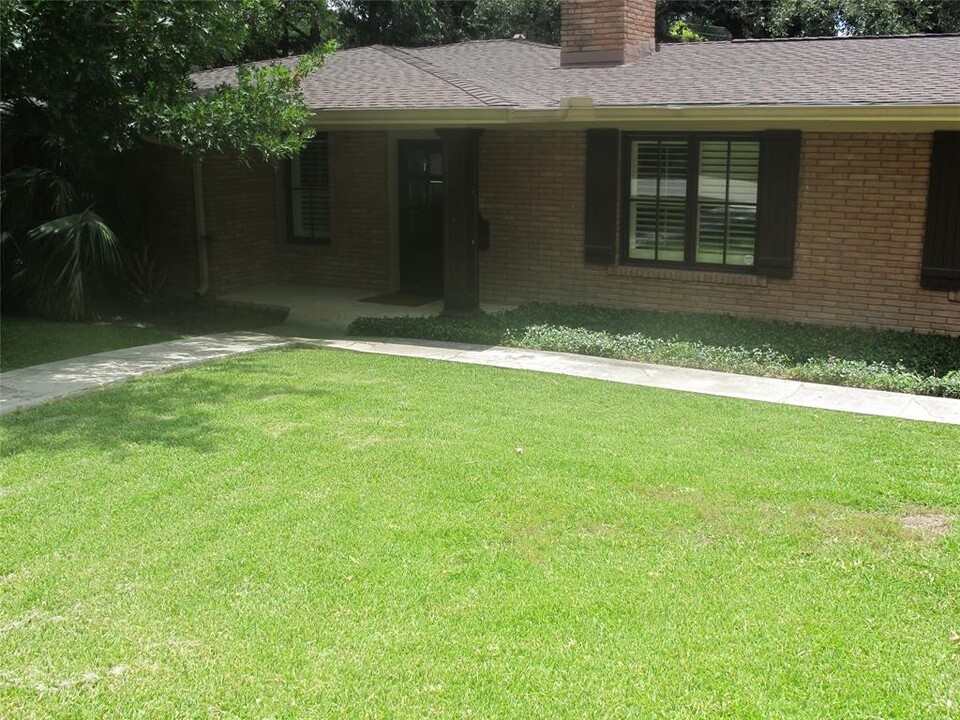 2711 Mountain Laurel Dr in Austin, TX - Building Photo