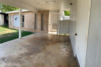 7132 Larksong St in San Antonio, TX - Building Photo - Building Photo