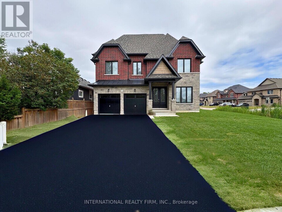 670 Park Rd in Innisfil, ON - Building Photo