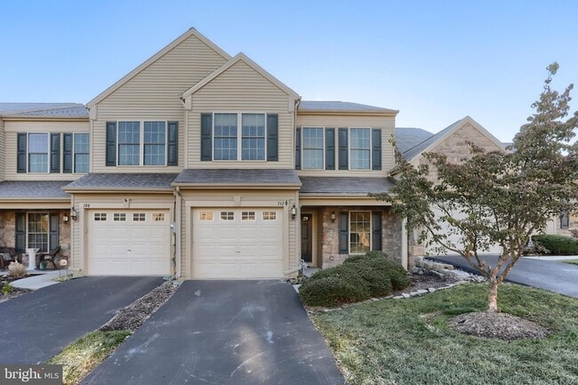 712 Creekside Dr in Hummelstown, PA - Foto de edificio - Building Photo