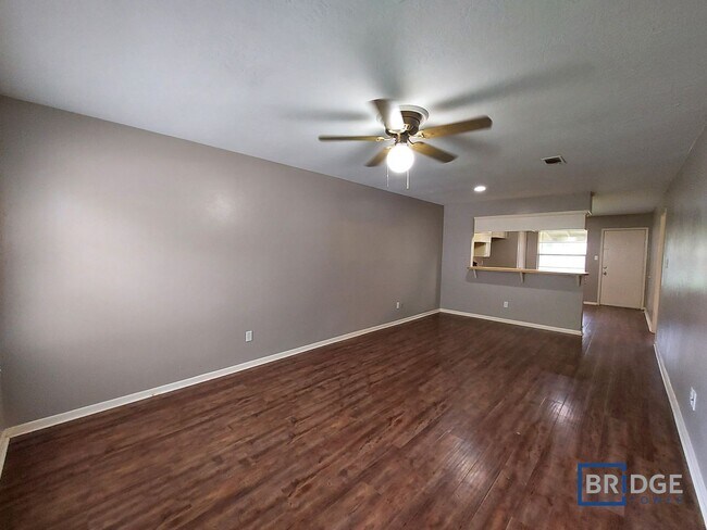 1611 Hazelwood St in Conroe, TX - Building Photo - Building Photo