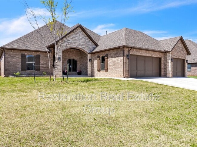 1027 Kimberlin Ln in Tuttle, OK - Building Photo - Building Photo