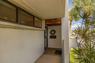 1950 SW Palm City Rd in Stuart, FL - Foto de edificio - Building Photo