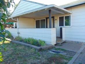 43 N Shasta Ave, Unit 43 N Shasta in Eagle Point, OR - Building Photo - Building Photo