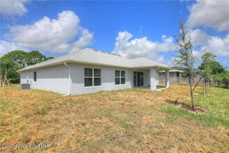 1126 Laconia St in Sebastian, FL - Building Photo - Building Photo