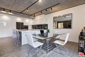 818 N Doheny Dr in West Hollywood, CA - Building Photo - Building Photo