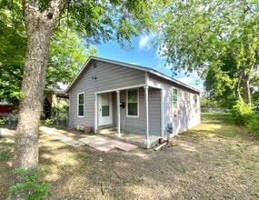 325 Belden Ave in San Antonio, TX - Building Photo - Building Photo