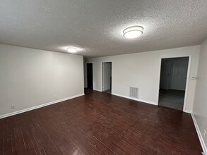 757 E 104th St in Indianapolis, IN - Building Photo - Building Photo