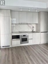 180 Front St E in Toronto, ON - Building Photo - Building Photo
