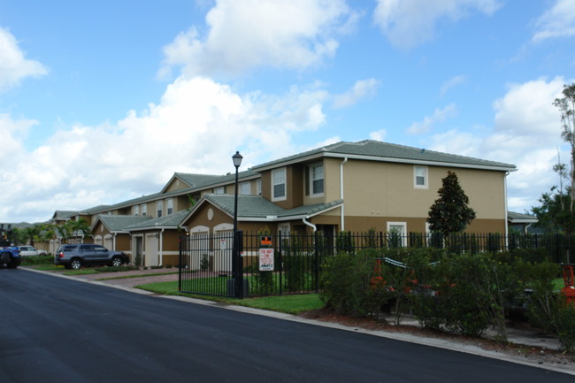 Lexington Lakes in Stuart, FL - Foto de edificio - Building Photo