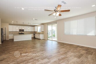 2351 W Jessica Ln in Phoenix, AZ - Foto de edificio - Building Photo