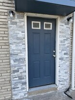 831 King Georges Rd in Fords, NJ - Building Photo