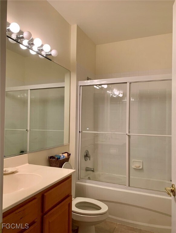 9053 Prosperity Way in Ft. Myers, FL - Foto de edificio - Building Photo