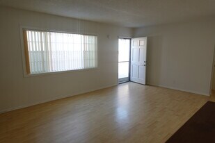 15338 Larch Ave in Lawndale, CA - Building Photo