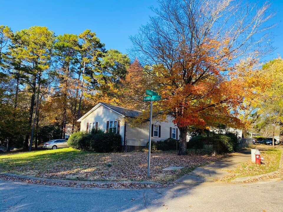 7400 Barberry Ct in Raleigh, NC - Foto de edificio