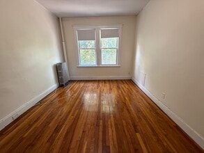 1669 Commonwealth Ave, Unit 7 in Boston, MA - Foto de edificio - Building Photo