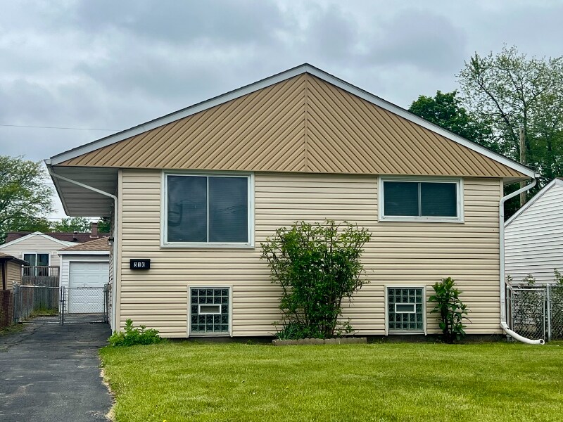 310 Merrill Ave in Calumet City, IL - Building Photo