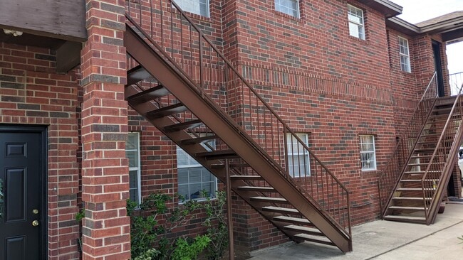 1820 Mercer St, Unit 1 in Laredo, TX - Building Photo - Building Photo