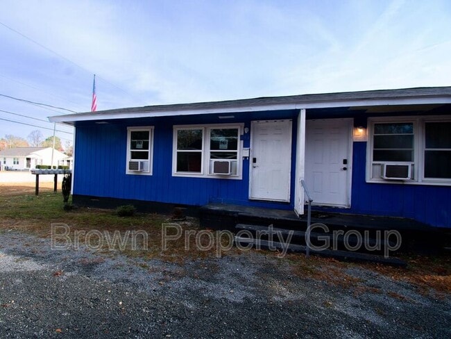 412 Lake Ave in Spring Lake, NC - Building Photo - Building Photo