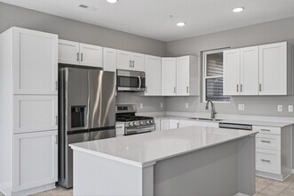 14876 Willemite Way NW in Ramsey, MN - Foto de edificio - Building Photo