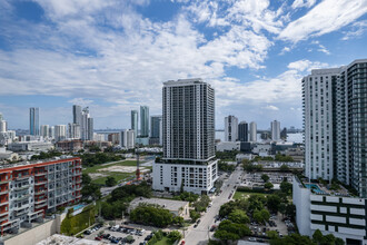 CANVAS in Miami, FL - Foto de edificio - Building Photo