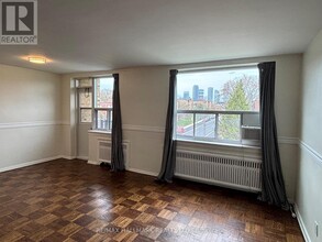 2-302 Kinsdale Blvd in Toronto, ON - Building Photo - Building Photo