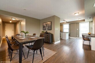 2545 W Catalpa Ave in Chicago, IL - Building Photo - Building Photo