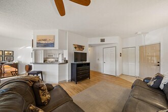 3019 Alcazar Pl in Palm Beach Gardens, FL - Building Photo - Building Photo